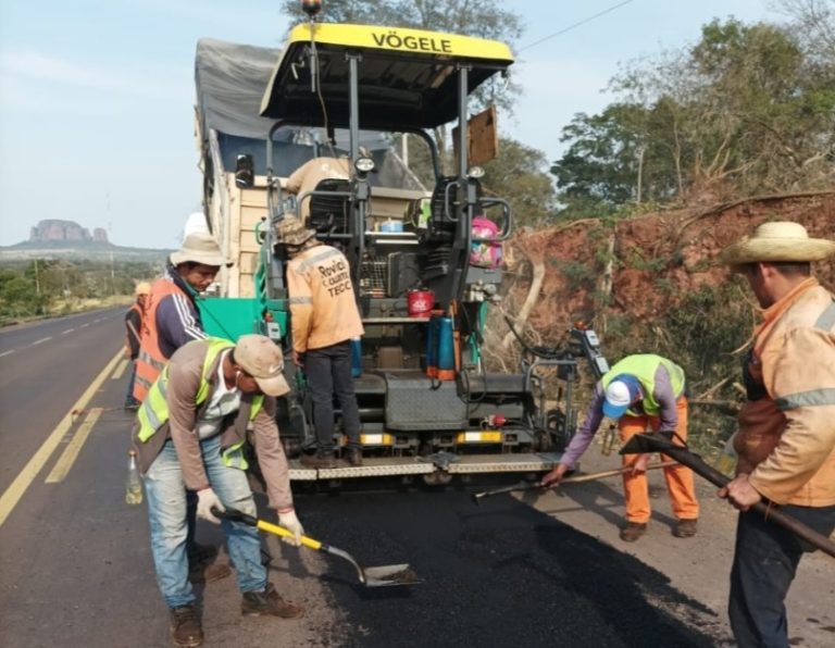 Reparaciones a la ruta Azotey – P.J. Caballero a poco de concluir