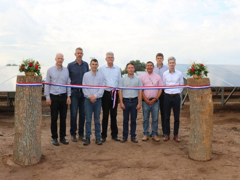 Inauguran en el Chaco una moderna planta de energía solar con su propio sistema de distribución