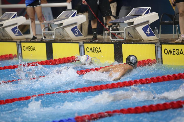 El delfín Cristian Correa es multi-medallista en los Escolares