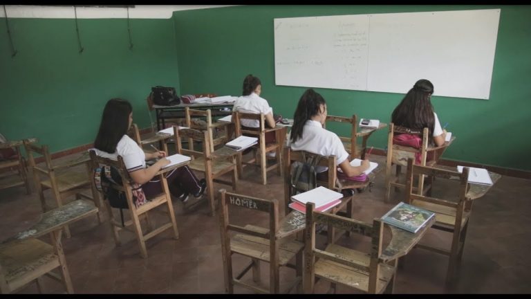 Más que “mochilas transparentes”, la educación necesita mochilas con valores