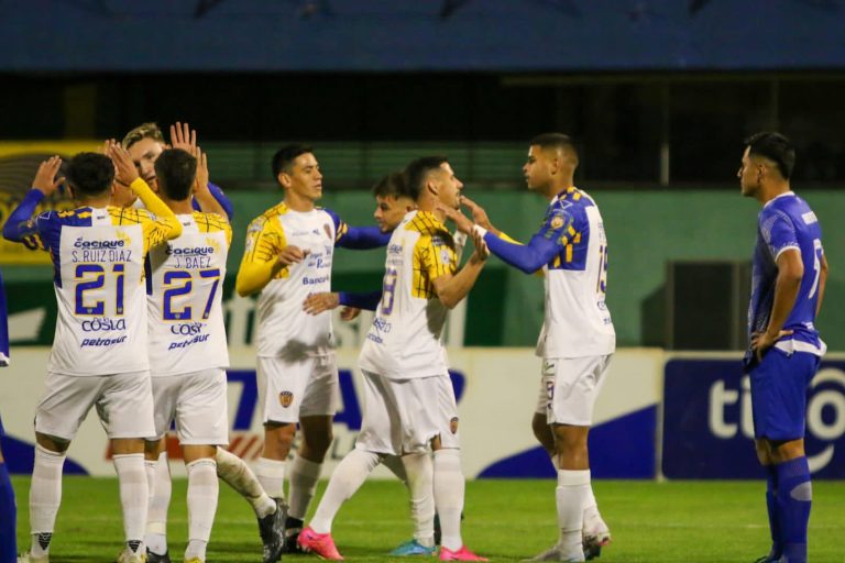 Luqueño golea 6 a 0 a Oriental en su debut en Copa Paraguay 2023