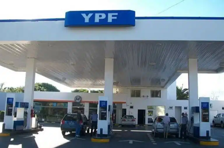 Jueza de EE.UU. ordena a Argentina pagar US$ 16.000 millones por la expropiación de YPF