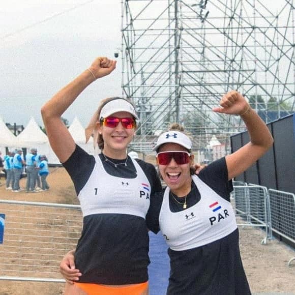 Erika y Michelle con nuevo triunfo superan fase de grupos en Santiago 2023