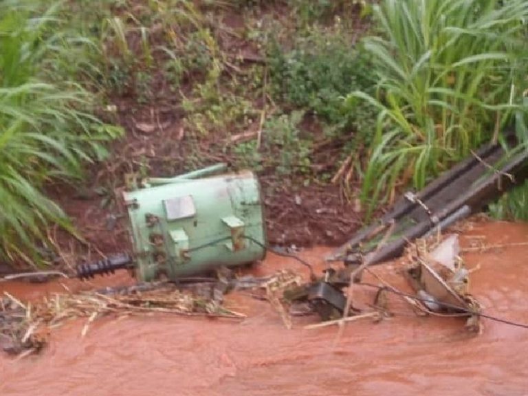 Tormenta en el sur del país dejó viviendas destrozadas y sin servicio de energía eléctrica en varias comunidades.