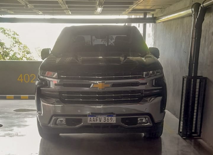 Hallan camioneta del prófugo Diego Dirisio en un estacionamiento del centro de Asunción