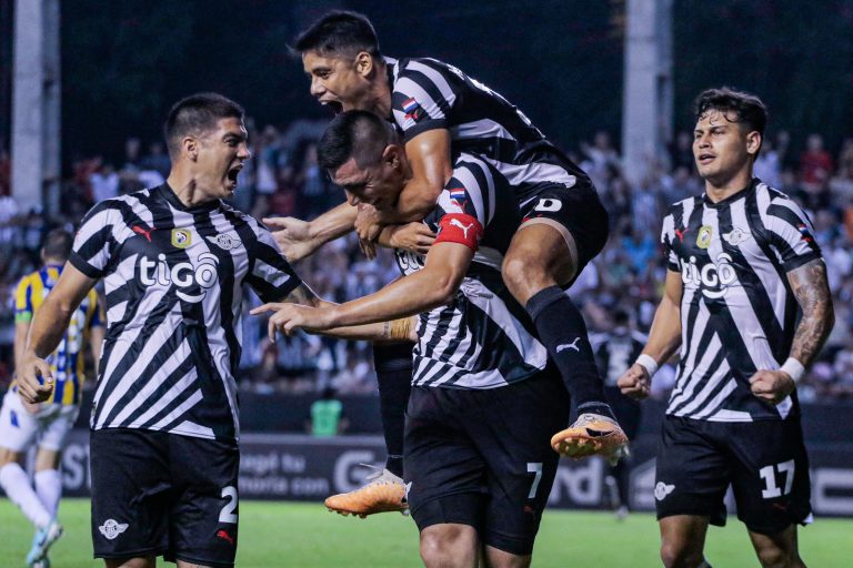 Libertad vence a Sportivo Luqueño con polémica desde el VAR