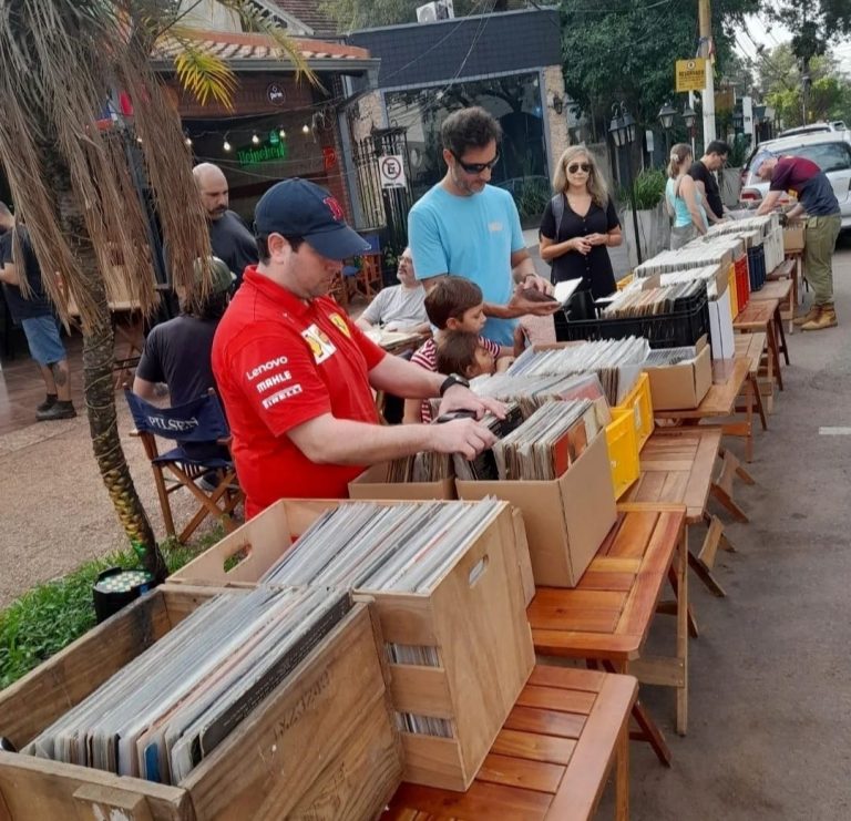 Feria de vinilos en Asunción