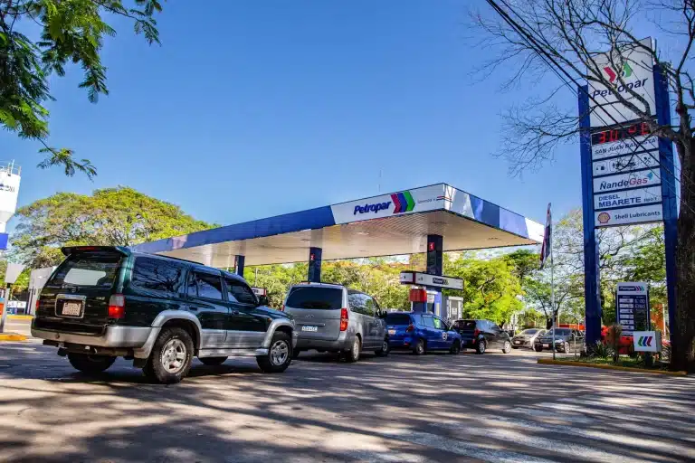 Petropar no aumentará por ahora precios de los combustibles