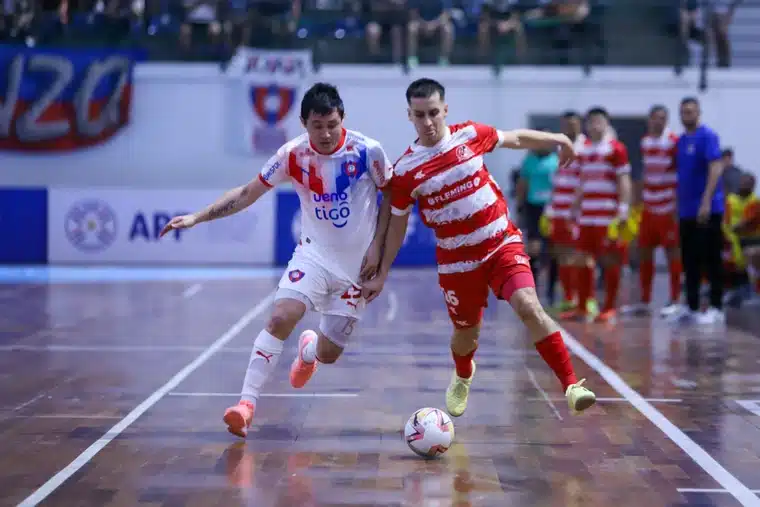 Cerro golea a Afemec en primera final de futsal FIFA