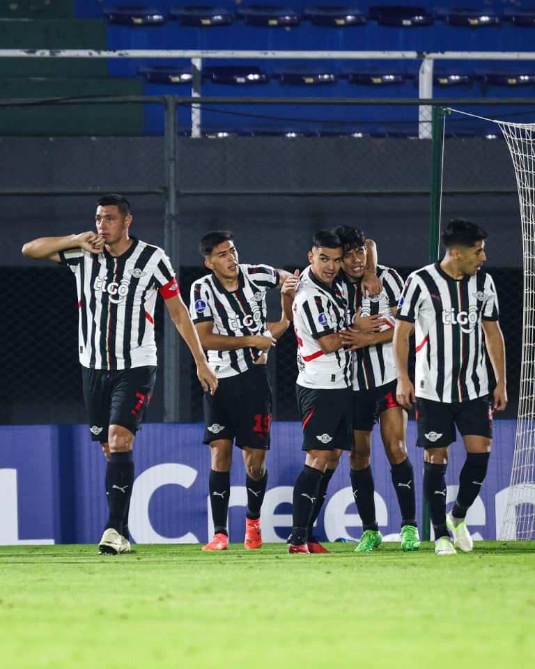 Libertad aprueba el primer examen en copa Sudamericana con triunfo por 2-0