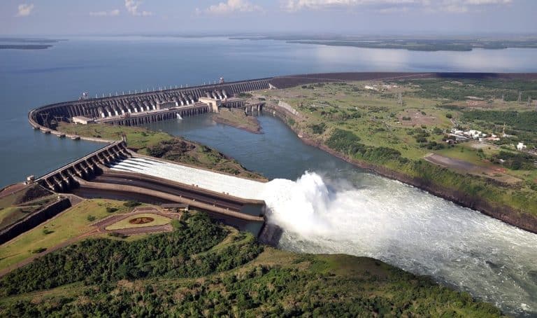 Itaipú anuncia que realizará la transición tecnológica del sistema eléctrico paraguayo