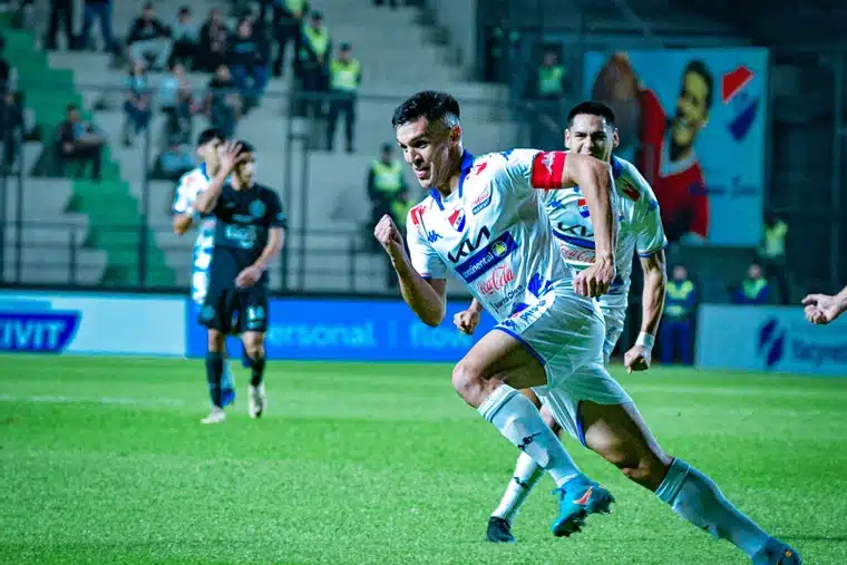 Nacional despoja del invicto a Olimpia y 2 de Mayo también sube al segundo lugar