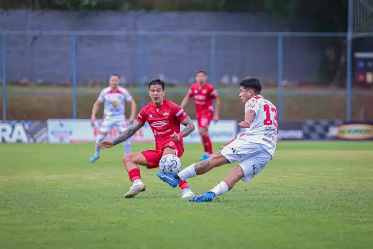 Fernando de la Mora y Santaní cierran penúltima fecha con triunfos