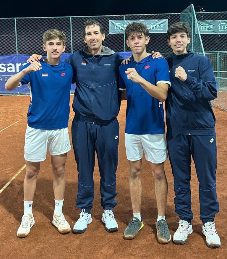 El team Paraguay de tenis U16 vence a Brasil en el mundial