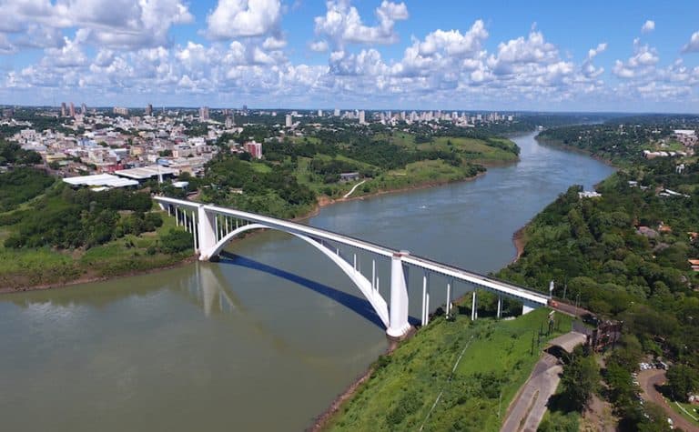 Caen extranjeros con dólares en Paraguay