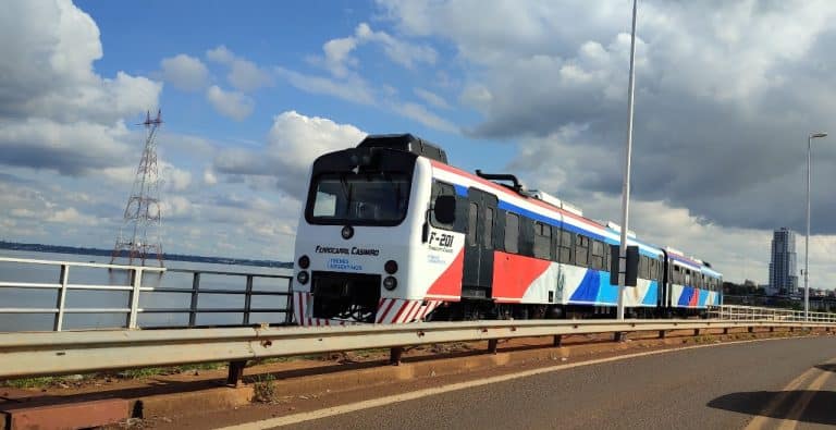 Tren de Encarnación no opera por huelga